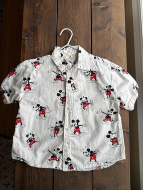 H&M White Button-Up Collared Shirt with Red & Black Mickey Print